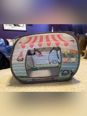 Retro Camper Cat House by KONG